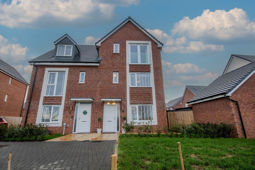 Property photo 1 of 27