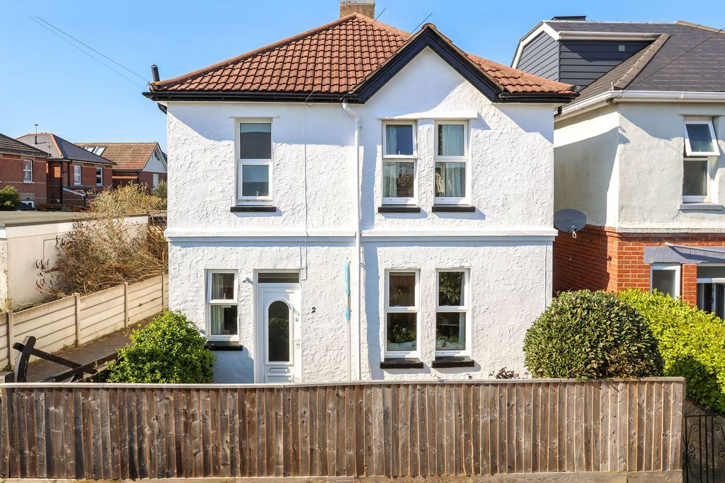 Property photo 1 of 21