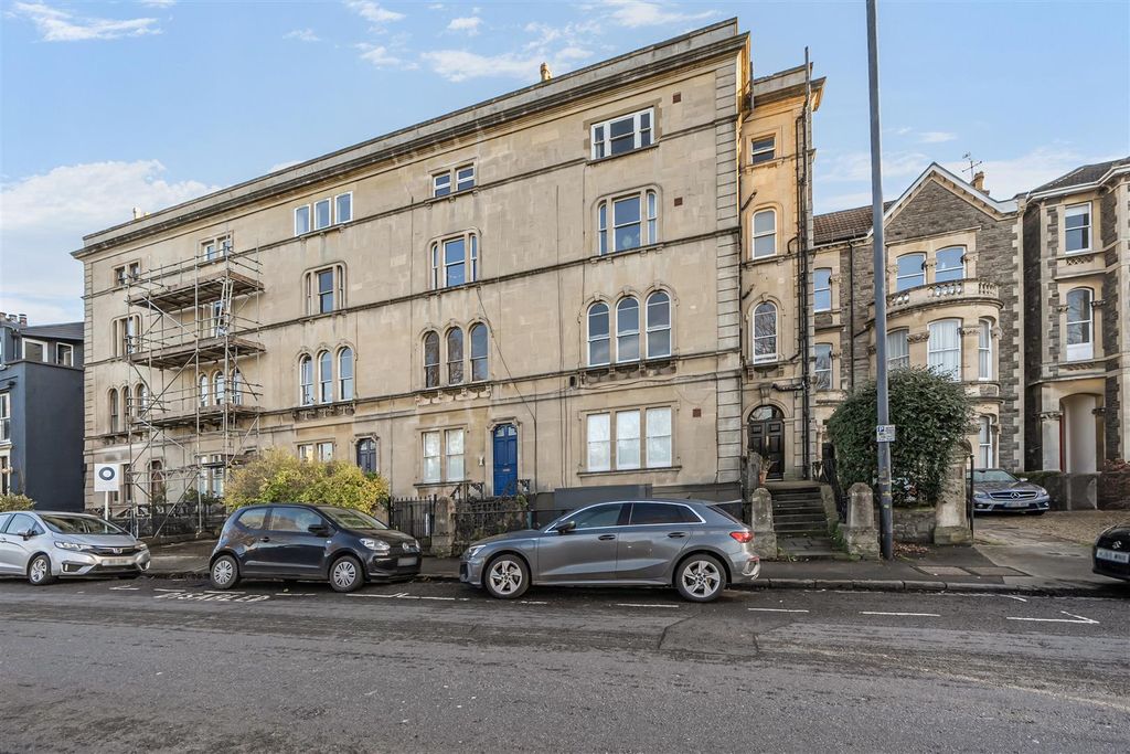 Property photo 1 of 16 1389318-1-693c251084670.Jpg