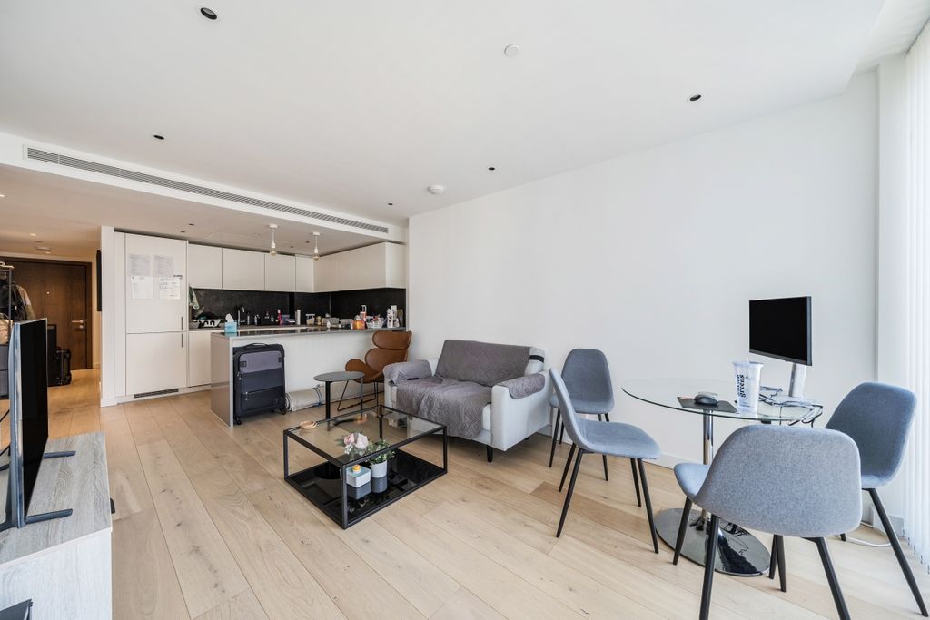 Property photo 2 of 16 1361692-15-68dc2A...