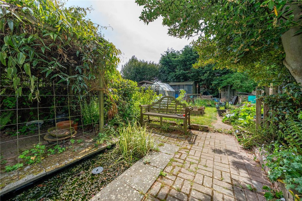 Property photo 3 of 19 External