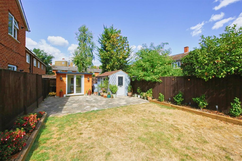 Property photo 2 of 18 141_Strathdon_Drive_Image1_20176_4 Copy.Jpg