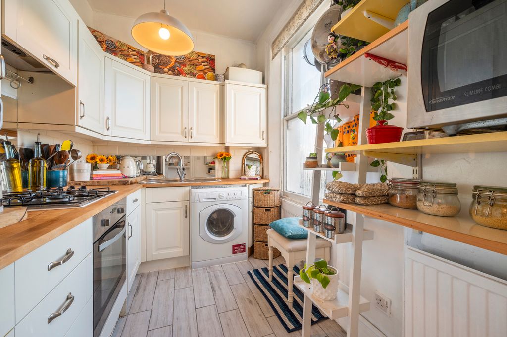 Property photo 3 of 9