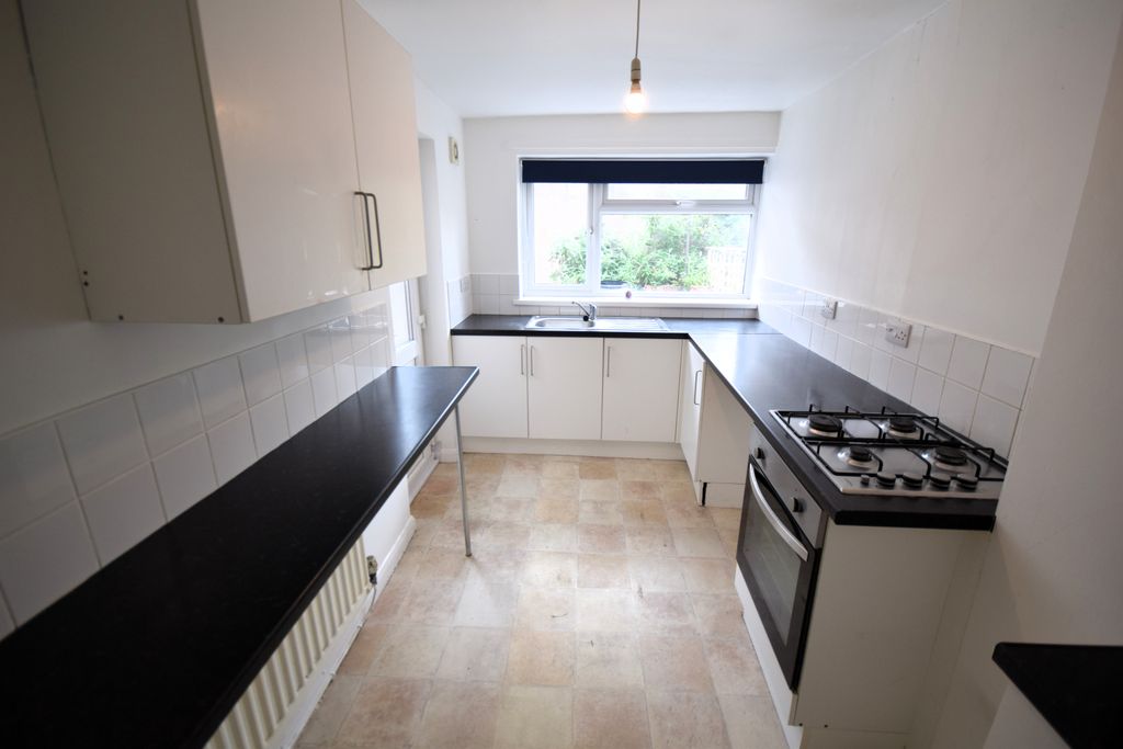Property photo 3 of 7 Kitchen