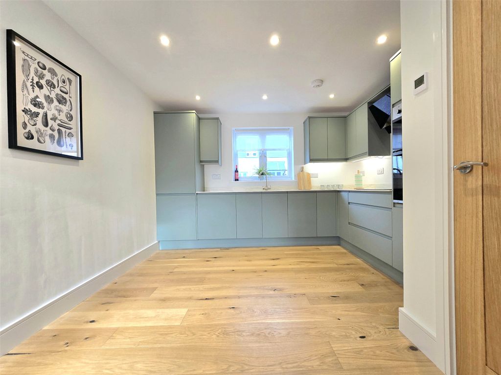 Property photo 3 of 19 Picture No. 29