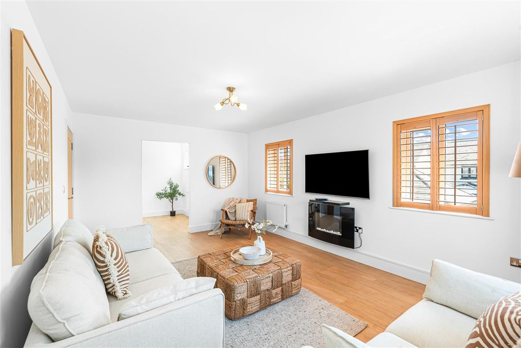 Property photo 2 of 39 2nd Reception Room