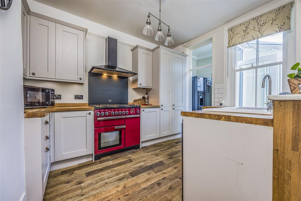 Property photo 3 of 30 48 Ophir Road, Hilsea-Porticomarketing-Soldby-20.J
