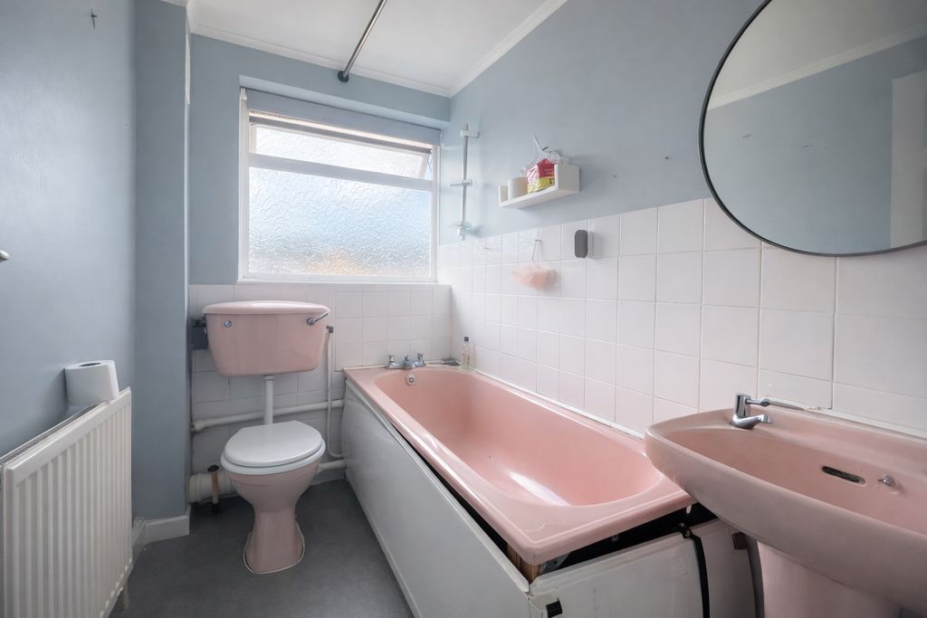 Property photo 3 of 9 Photo 1