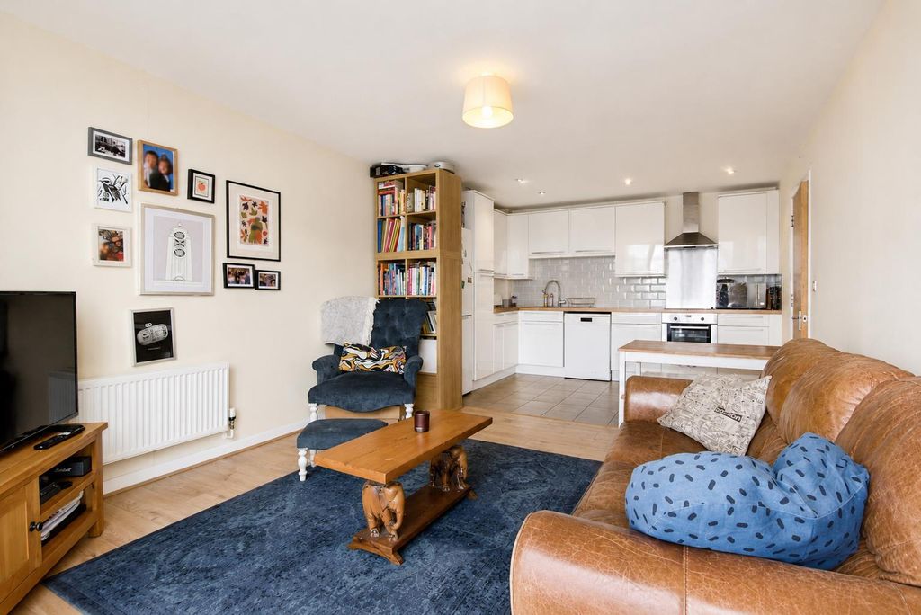 Property photo 2 of 11