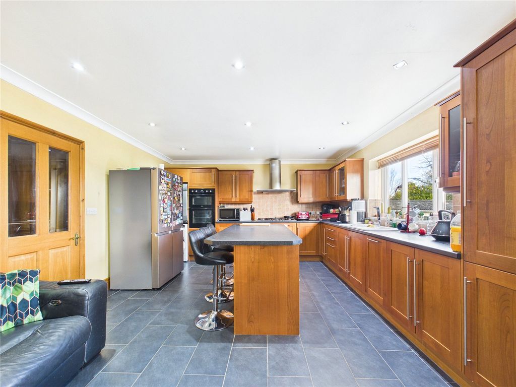 Property photo 1 of 21 Picture No. 08