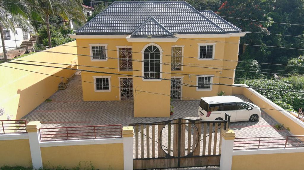 Property photo 3 of 35
