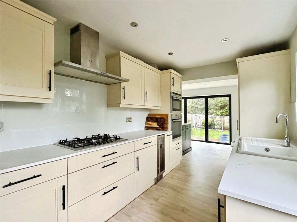 Property photo 3 of 17 Picture No. 26