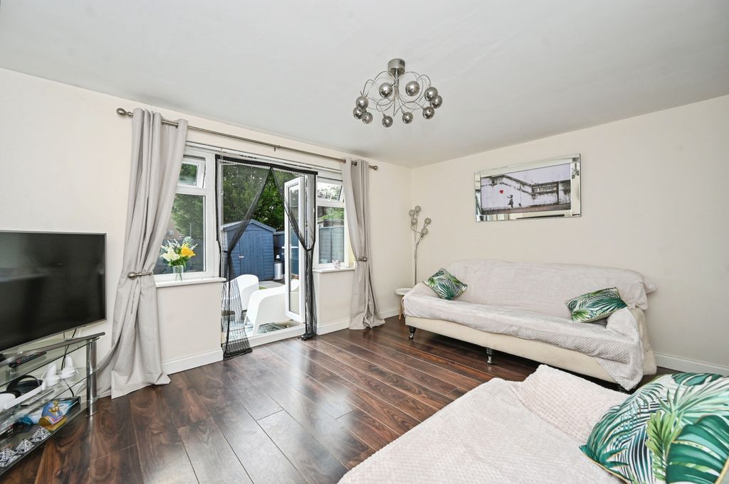 Property photo 3 of 15
