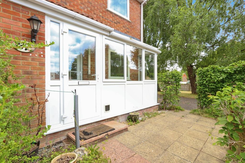 Property photo 2 of 17 Photo