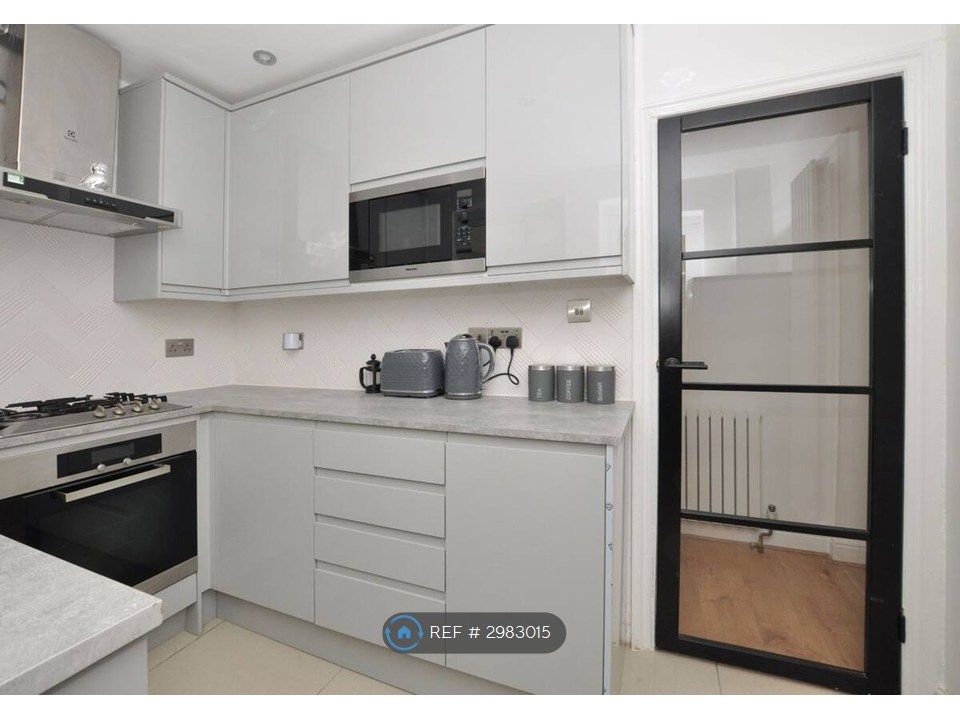 Property photo 2 of 25 Kitchen With Miele Hob And Microwave