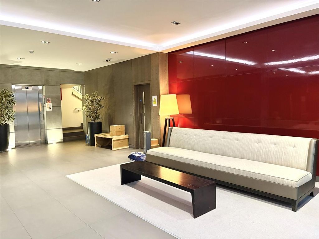 Property photo 3 of 18 Octhouse17.Jpg