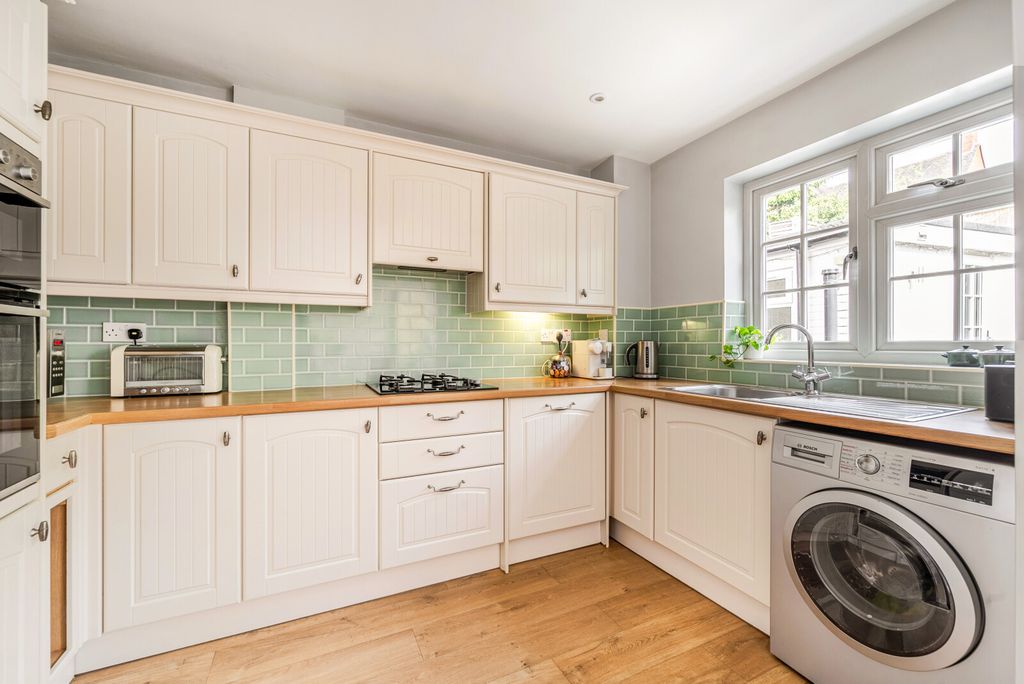 Property photo 3 of 15 Kitchen
