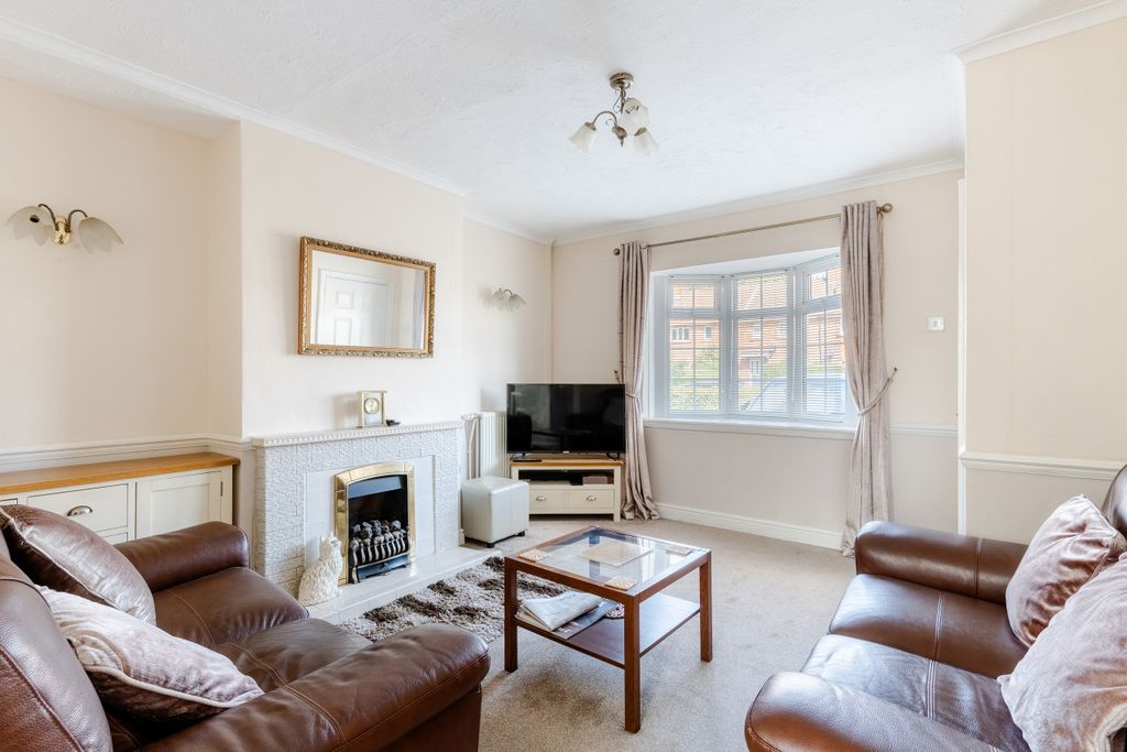 Property photo 2 of 16 A7402080-Hdr-8