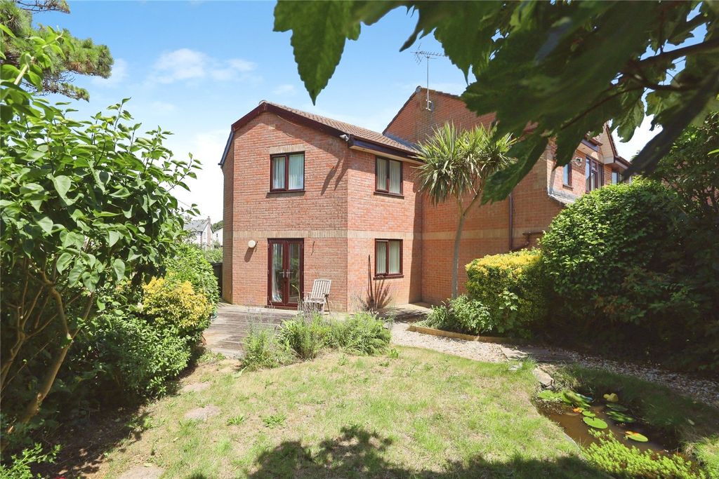 Property photo 2 of 34 Picture No. 22