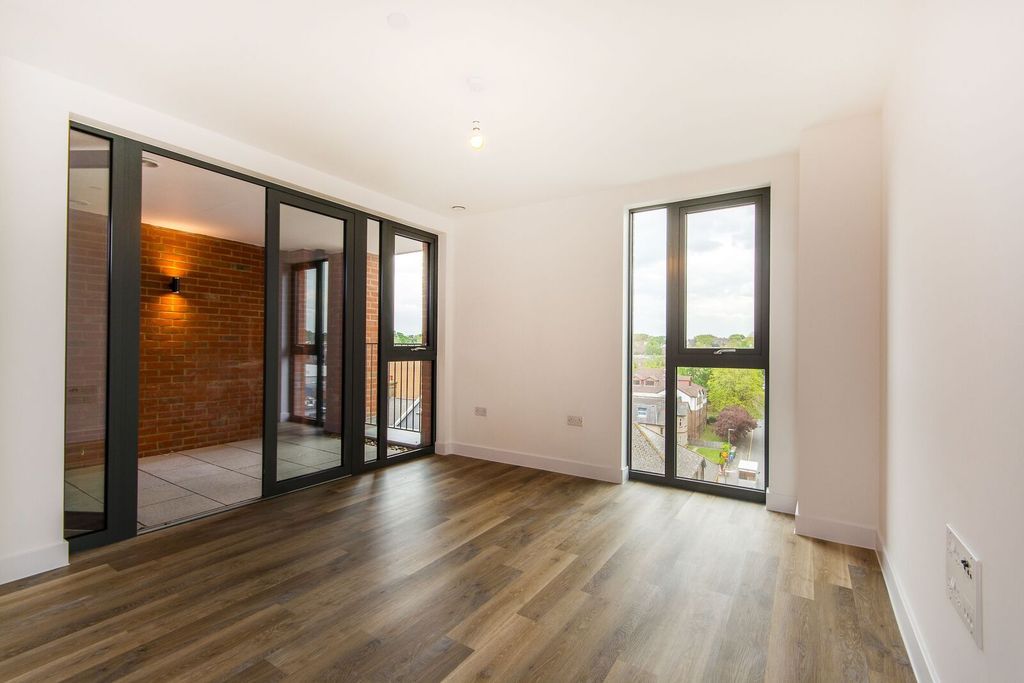 Property photo 2 of 12