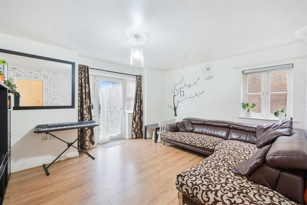 Property photo 2 of 13 Nelson House (12).Jpg