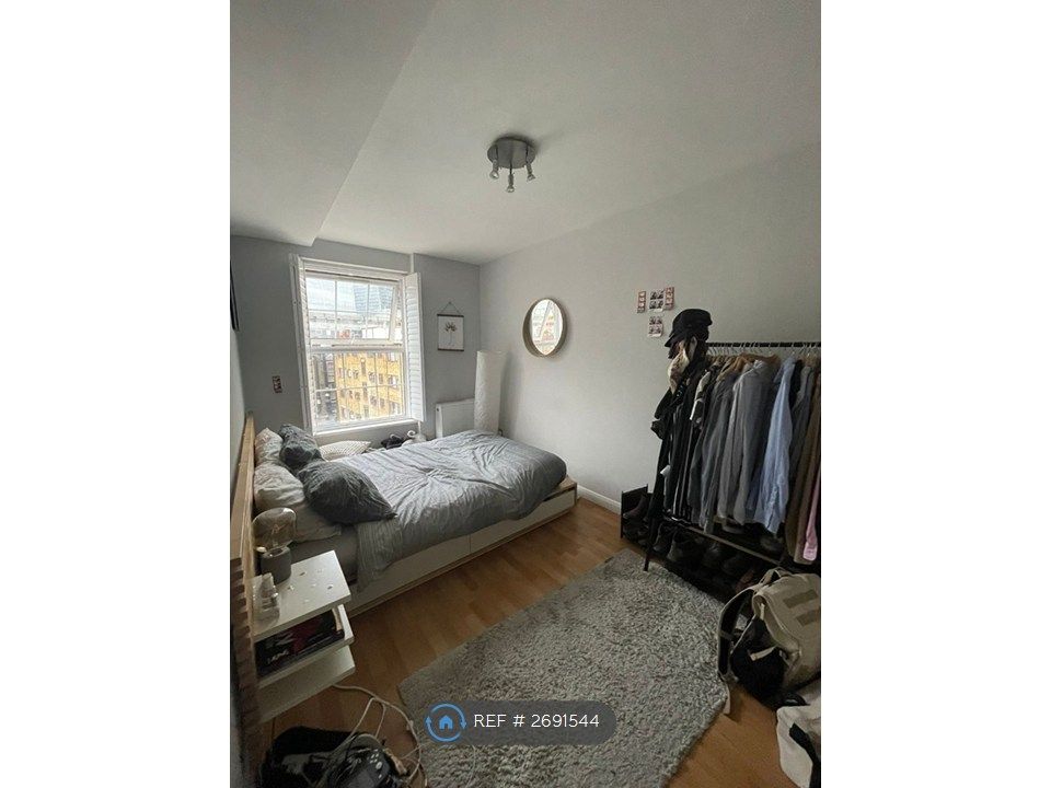 Property photo 2 of 12 Main Bedroom