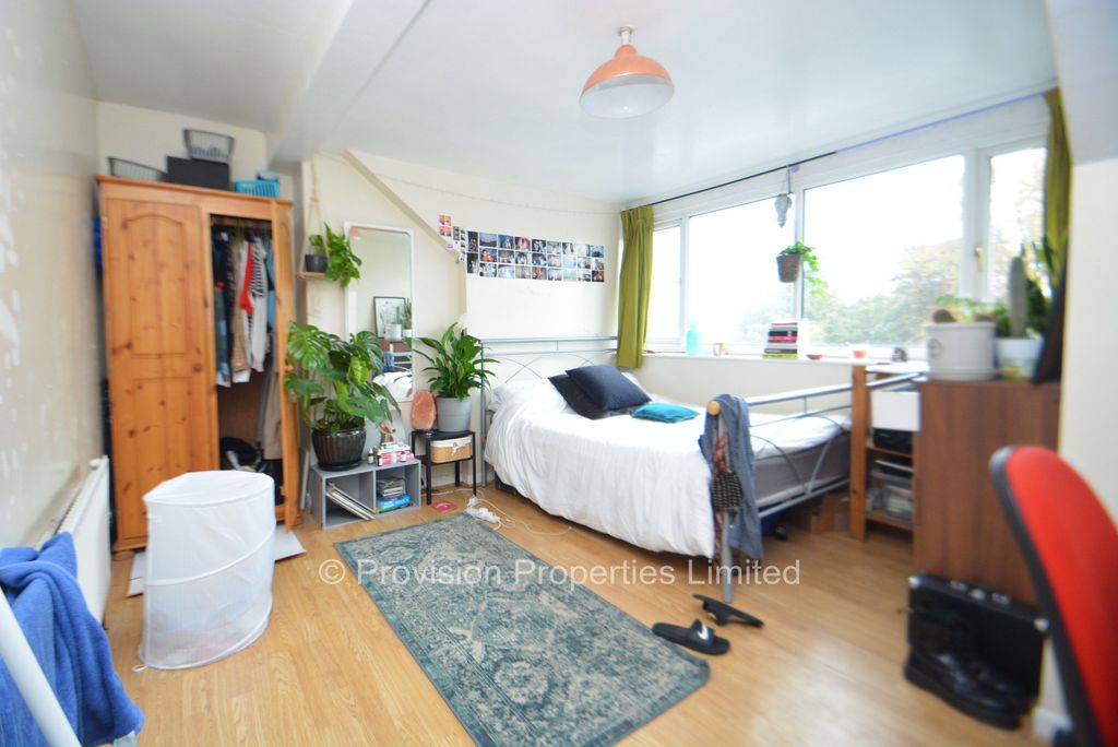 Property photo 1 of 9 Photo