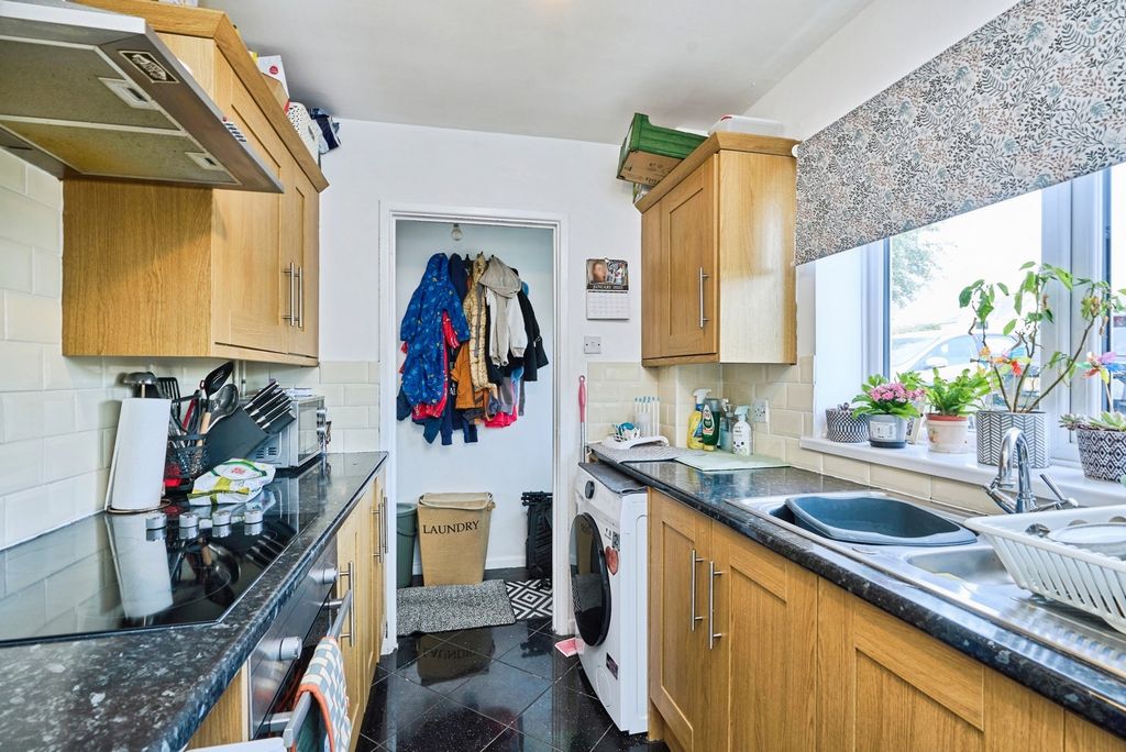 Property photo 2 of 12 Pbox-Img.Jpg