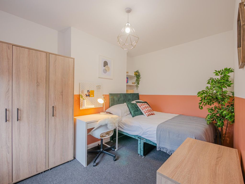 Property photo 1 of 8 Photo 0