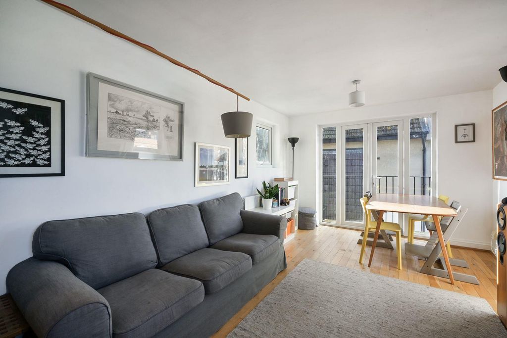 Property photo 3 of 13