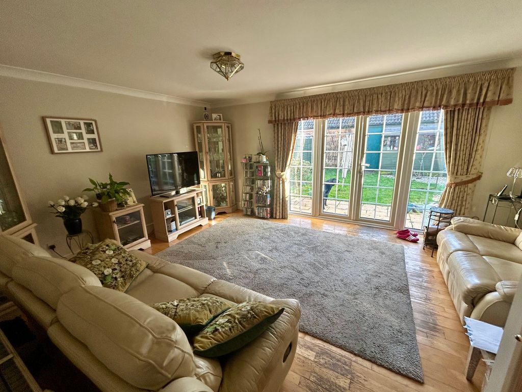 Property photo 2 of 13