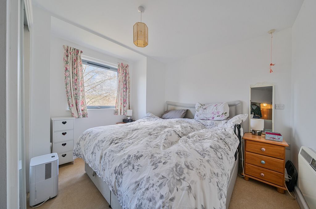 Property photo 3 of 18 1435201-2-69c406F...