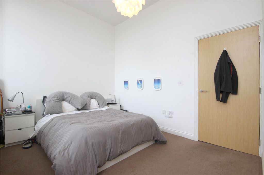 Property photo 2 of 10 Picture No. 05