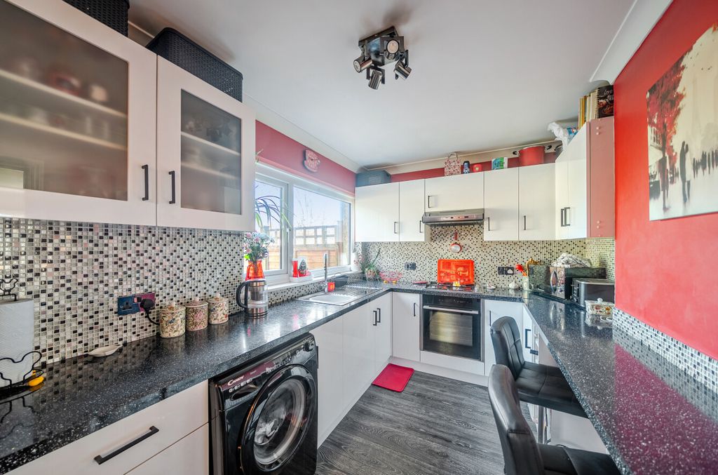 Property photo 2 of 12 1430931-21-69ba89...