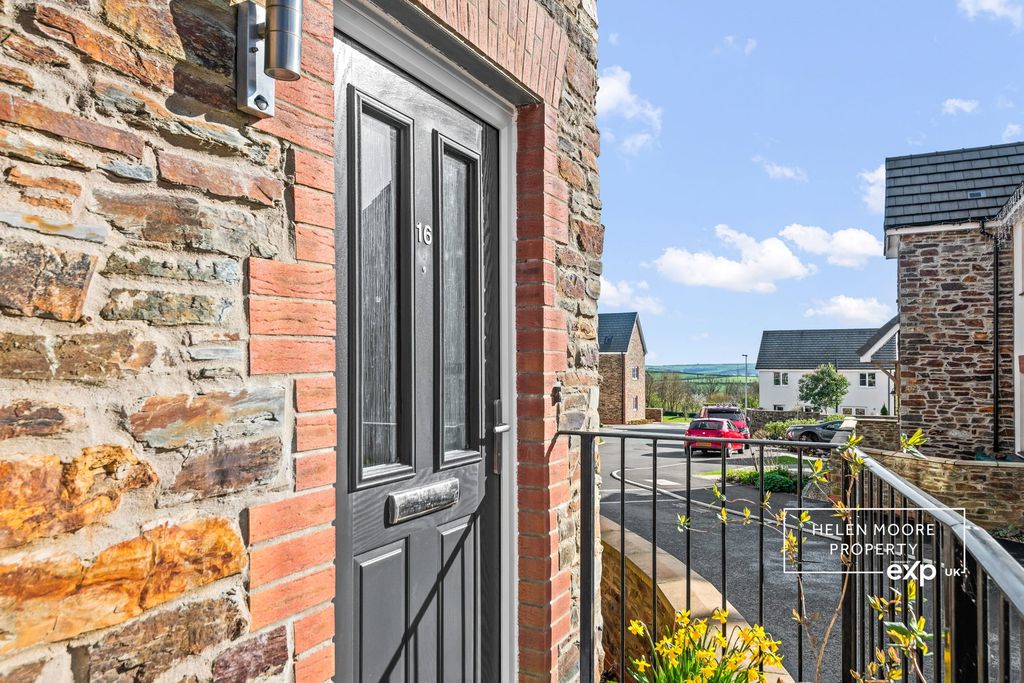 Property photo 2 of 16