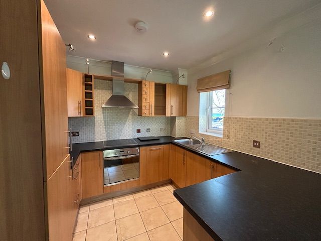 Property photo 1 of 9 Kitchen