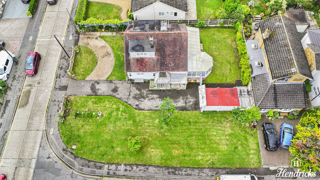Property photo 2 of 36