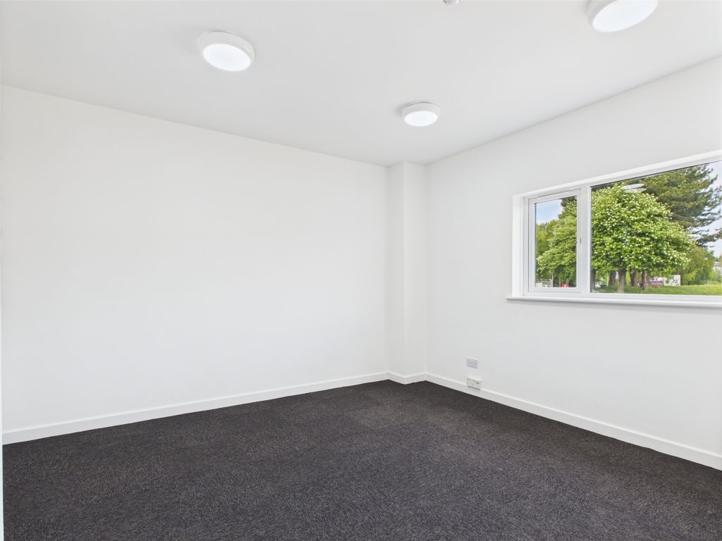 Property photo 3 of 14 Photo 7