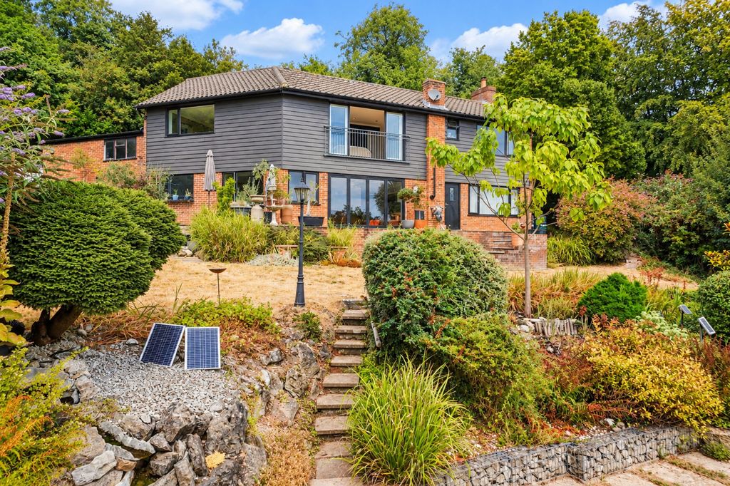 Property photo 1 of 33