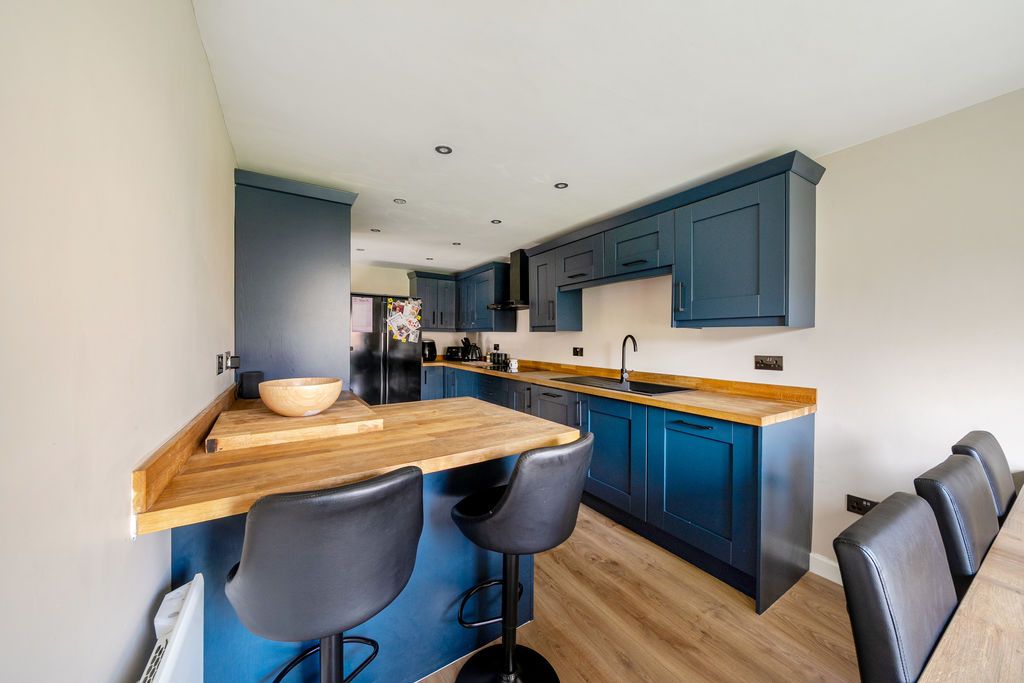 Property photo 2 of 13 Photo 4