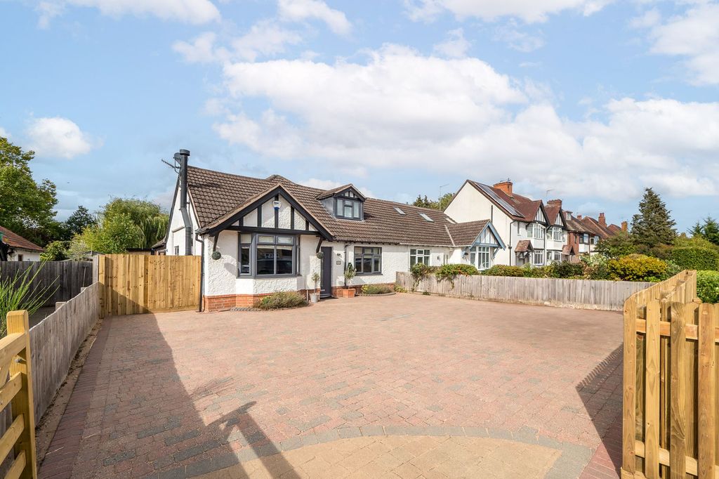 Property photo 1 of 32