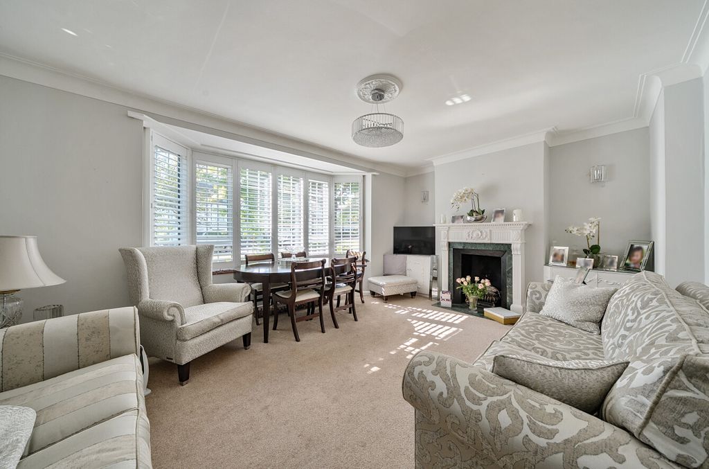 Property photo 2 of 18 1291197-12-682B58...
