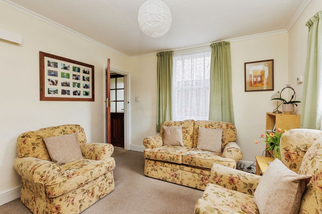 Property photo 2 of 17 Photo