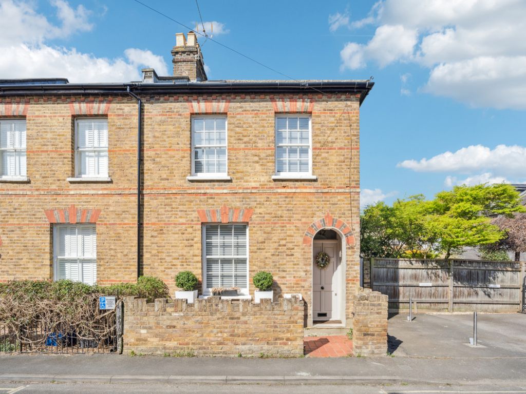 Property photo 2 of 25