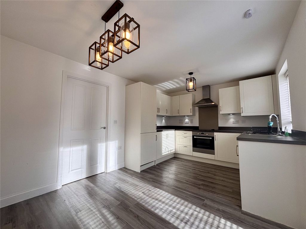 Property photo 3 of 25 Picture No. 12