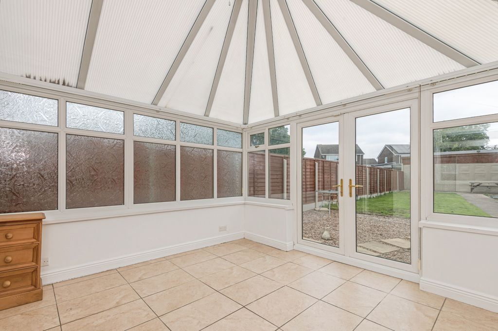 Property photo 3 of 15 Conservatory