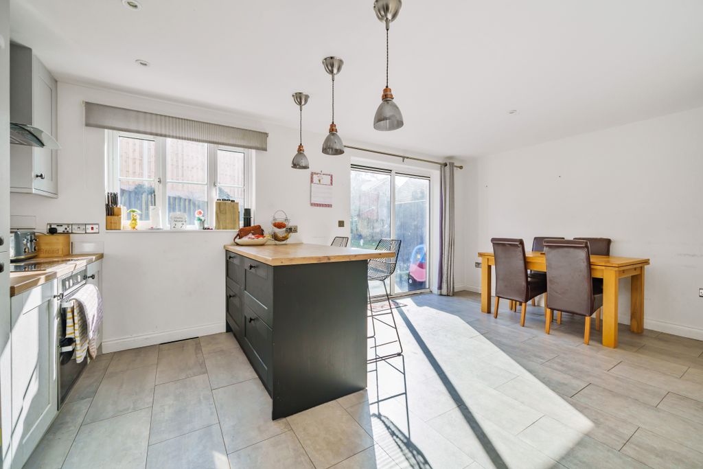 Property photo 3 of 12 953575-(3).Jpg