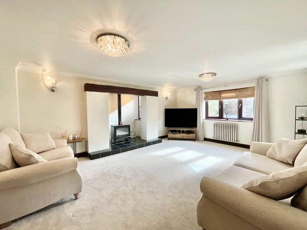 Property photo 2 of 38