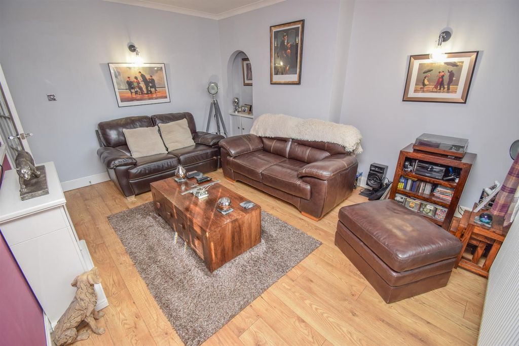 Property photo 3 of 20 Lounge-2.Jpg