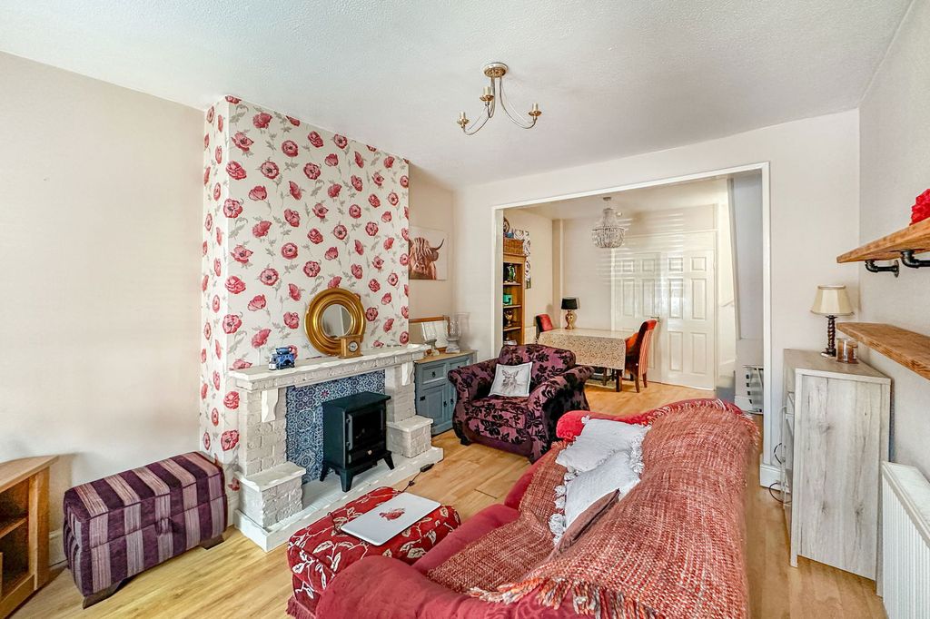 Property photo 2 of 11